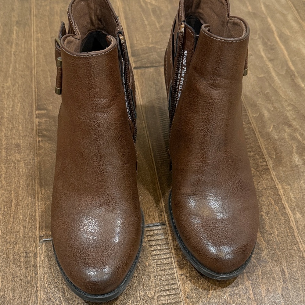 BareTraps Chestnut Ankle Booties - Picture 2 of 6